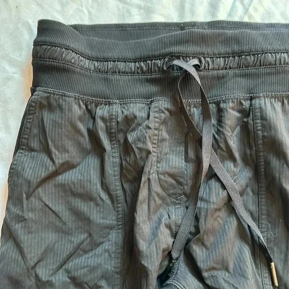 Lululemon black crop pants size 4 drawstring waist pockets pinstripe - Picture 2 of 6